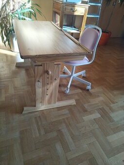 Dětský rostoucí psací stůl Halmar JULIA a židle
