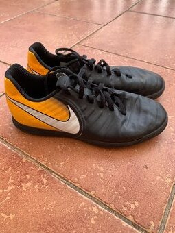 Sportovní boty Nike velikost UK 4