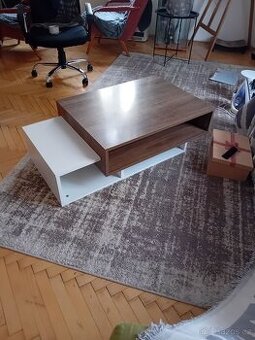 Designový konferenční stolek