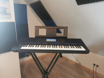 Yamaha PSR SX 900 jako nová s příslušenstvím a USB.