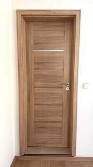 Dveře 70 pravé + zárubně, barva Sonoma