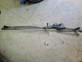 Mechanismus s motorem na přední stěrače Peugeot 308