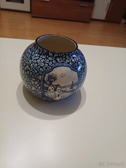 Starožitná vázička