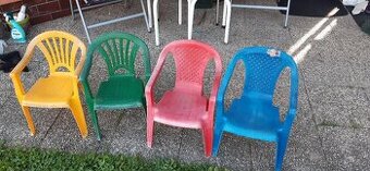 4x detske kresilko z plastu, zdarma