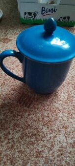 Hrnek s pokličkou