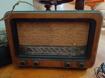 Elektronkové rádio Tesla Romance