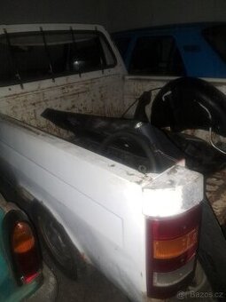 Prodám na Škoda Favorit pick up na náhradní díly
