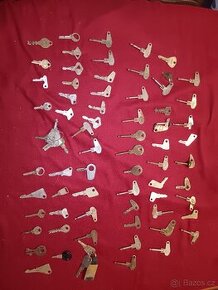 Sbírka 72 X klíčků Tatra škoda Jawa ČZ pérák scintilla 

