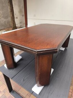 Konferenční stolek