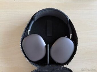 Kožené pouzdro pro AirPods Max černé Woolnut