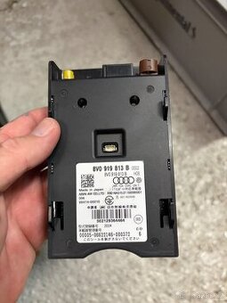 8V0919813B čtečka karet Audi