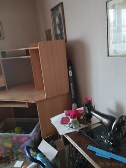 Kancelářský stůl