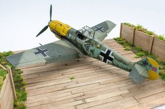 1:32 Messerschmitt Bf-109E, pilot Rolf Pingel (28 sestrelu),