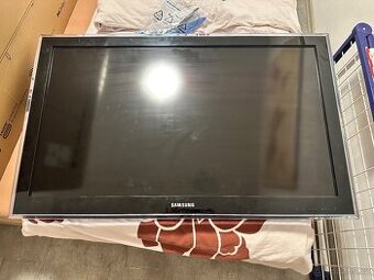 Televize Samsung se set-top boxem a poličkou