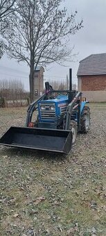 Malotraktor s čelním nakladačem