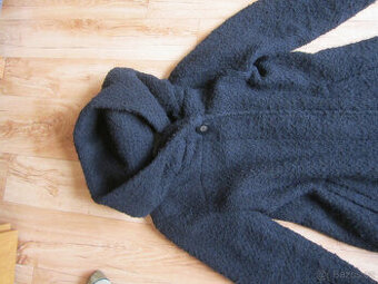 Černý zimní kabát vel. M/L/XL, zapínání na patentky