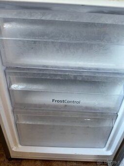 Lednice s azakem  Amica