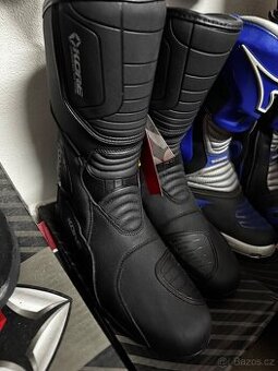 NOVÉ Moto boty KORE A5 R3 – černé Velikost 45