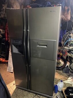 Samsung americka lednice s vyrobnikem ledu