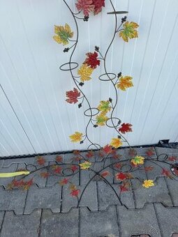 Kovový stojan na květiny (listy)