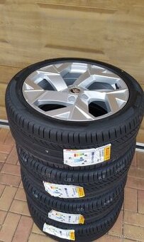 NOVÁ letní sada ŠKODA SUPERB 3 , 4 5x112 R18 pirelli DOT 25