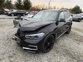 BMW X5 G05 xDrive 45e

Evropská verze Německo