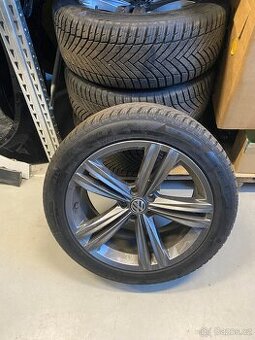 Volkswagen Tiguan - originální sada kol 19"