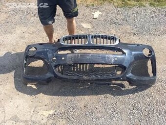 Bmw x4 predni naraznik lehce poskozeny viz foto