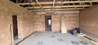 Omítkář na strojní omítání