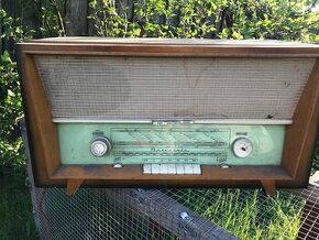 Prodám staré rádio Tesla Barcarola s gramofonem