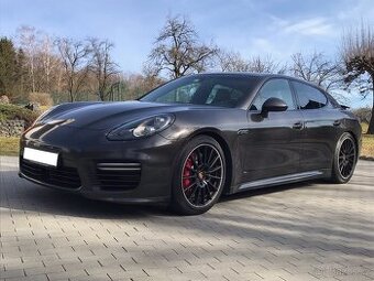 Porsche Panamera GTS 4.8 V8