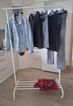 IKEA Rigga. Šatník na kolečkách. TOP stav.