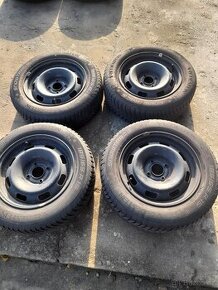 4x 15" obutá zimni kola na Citroën nebo Peugeot.