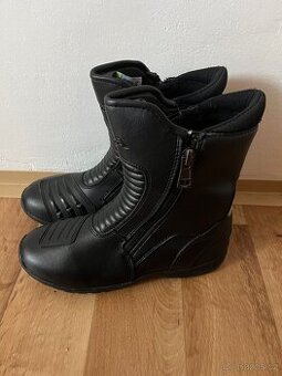 Boty na motorku