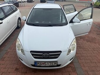 Predam kia ceed 1.4 benzin