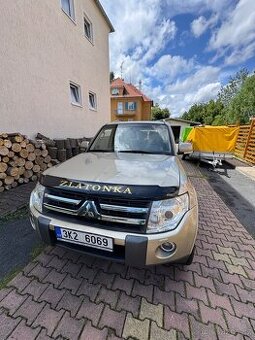 Mitsubishi Pajero V80