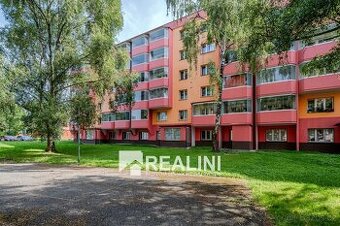 Prodej bytu 2+1 o výměře 62 m2 v Karviné - Ráji se zasklenou