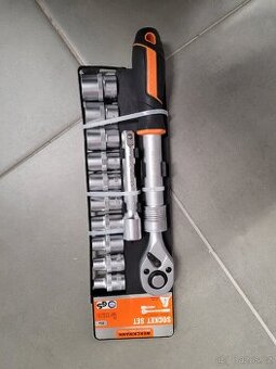 Sada ráčny a nástrčných klíčů