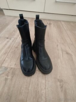 Kotníkové kozačky nízké 38