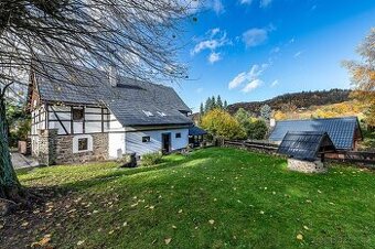 MALEBNÝ RODINNÝ DŮM V SRDCI ČESKÉHO STŘEDOHOŘÍ  ČEŘENIŠTĚ, M - 1