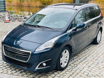 Volkswagen Sharan 2.0TDI MANUÁL 7MÍST VÝHŘEV SENZORY KŮŽE