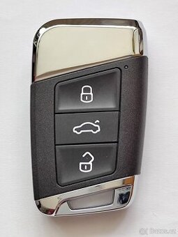 Klíč Škoda Superb Volkswagen Passat B8 + logo.  Klíč bez log