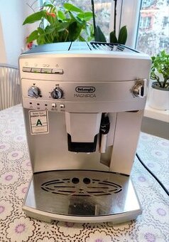 kávovar Delonghi Magnifica