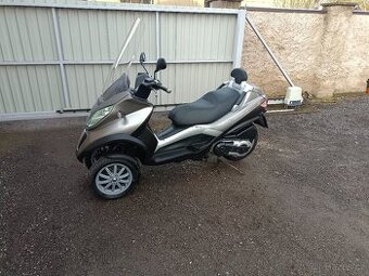 Piaggio mp3 400i LT   /zamluveno/