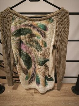 Svetr, mikina a sukně