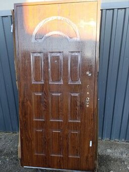 VCHODOVÉ DVEŘE PLECHOVÉ