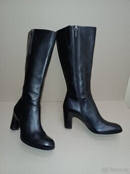 Kožené černé kozačky vel.38
