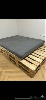 Postel z palet, lamelový rošt