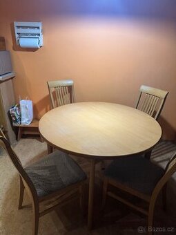 Jídelní set značka TON - Kulatý stůl + 4x židle