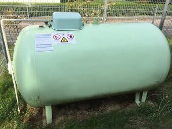 Akumulační nádrž 2 700 litrů